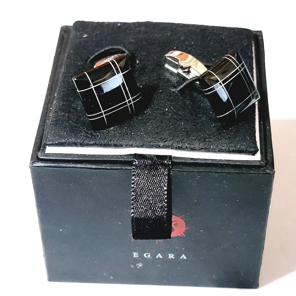 Engara cufflinks featuring